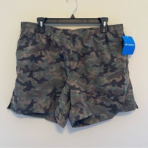 NWT Columbia camo shorts. Size XL.
